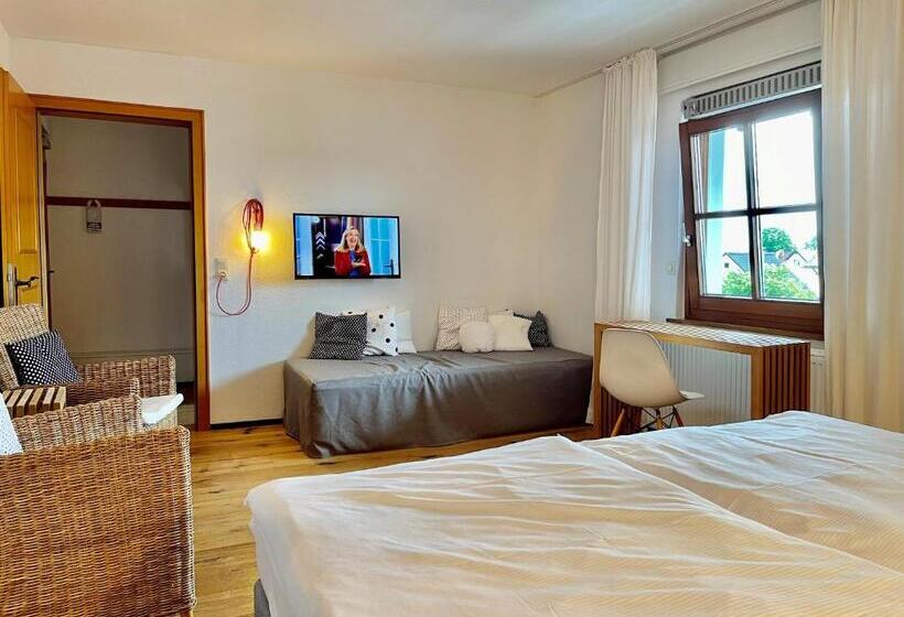 Номер Комфорт, Der Hirschen