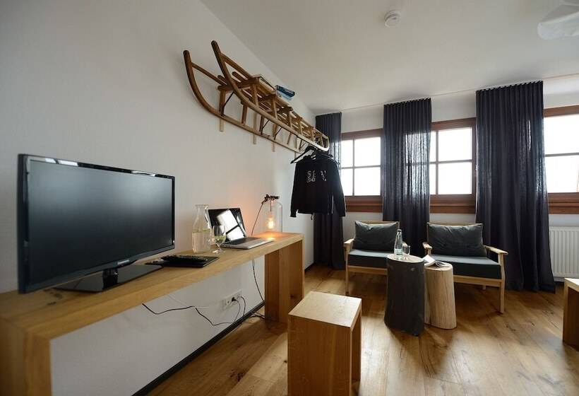 Номер Комфорт, Der Hirschen