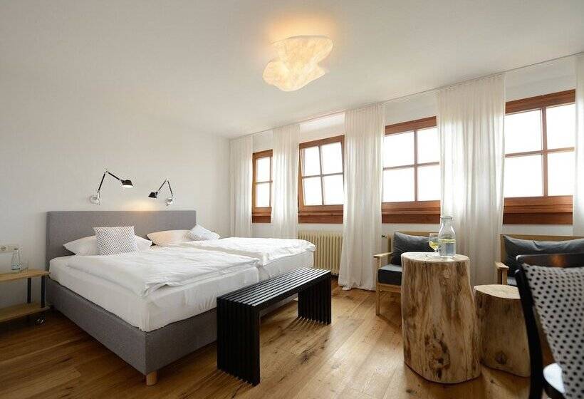 Номер Комфорт, Der Hirschen