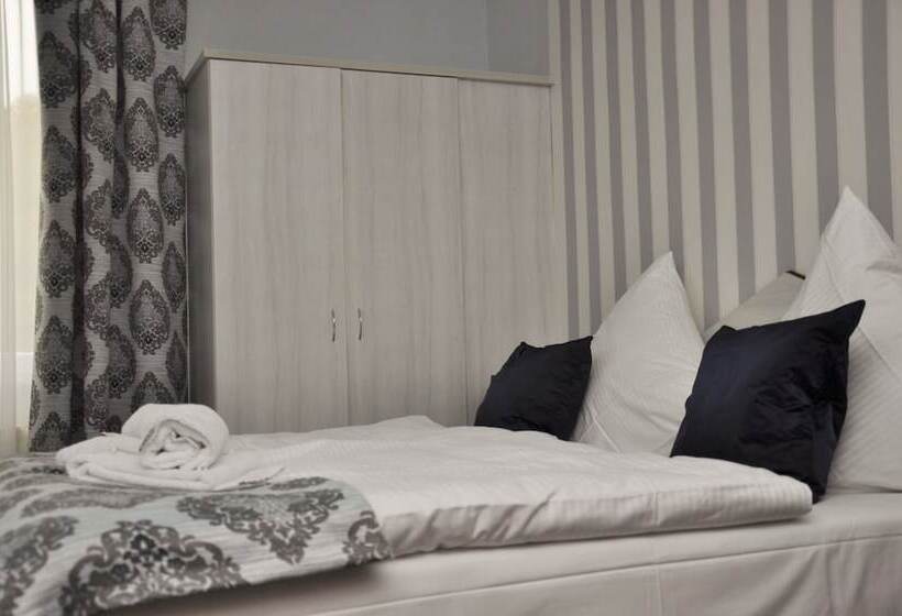 חדר בסיסי, Gala