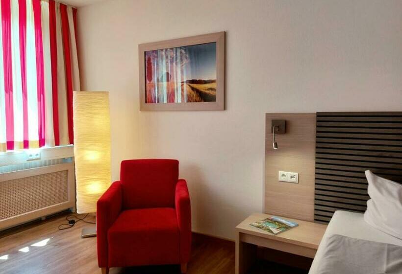 スタンダードルーム, Heinrich Pesch