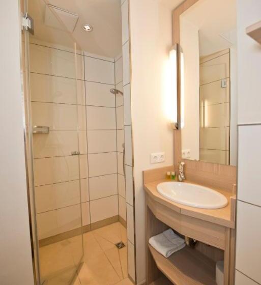 シングルデラックスルーム, Heinrich Pesch