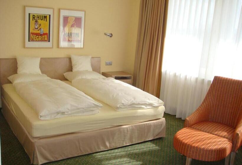 Номер Стандарт Трехместный, Lindemann