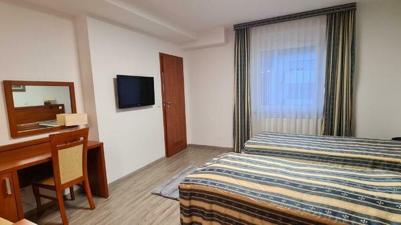 غرفة قياسية, M A S