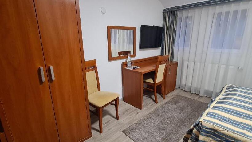 غرفة قياسية فردية, M A S