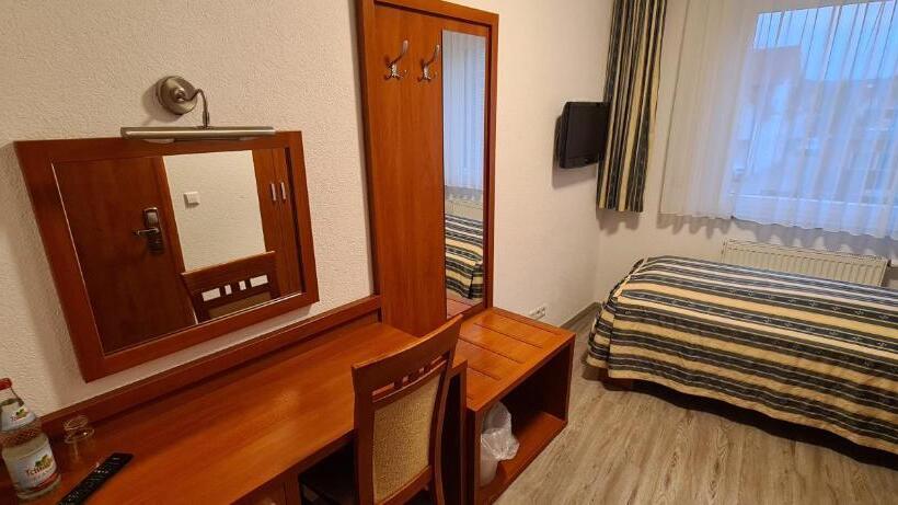 غرفة قياسية فردية, M A S