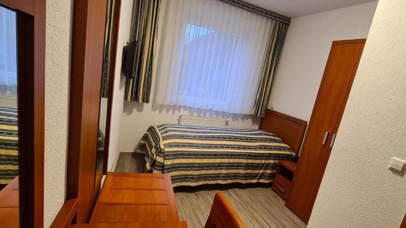 غرفة قياسية فردية, M A S