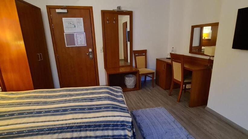 غرفة قياسية فردية, M A S