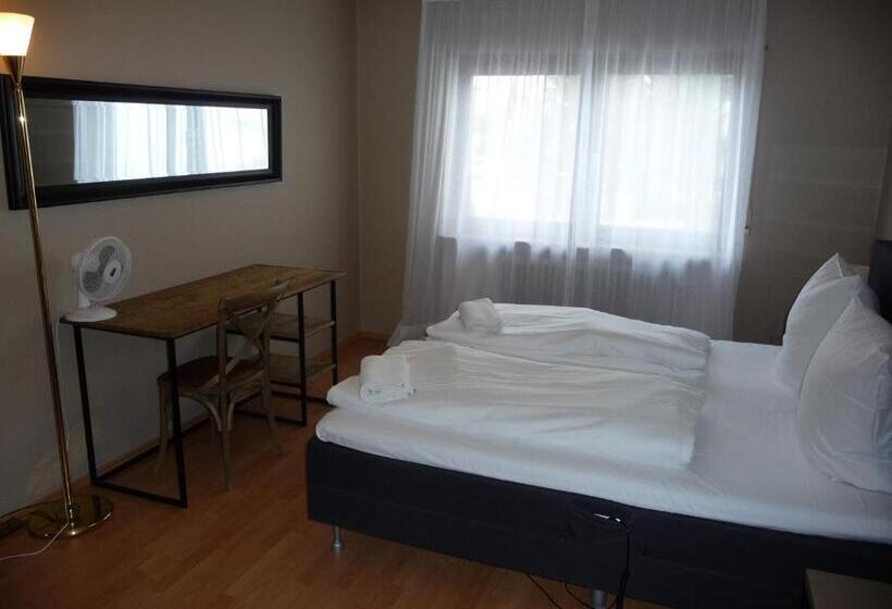 דירת שלושה חדרים, Restaurant Felderbock