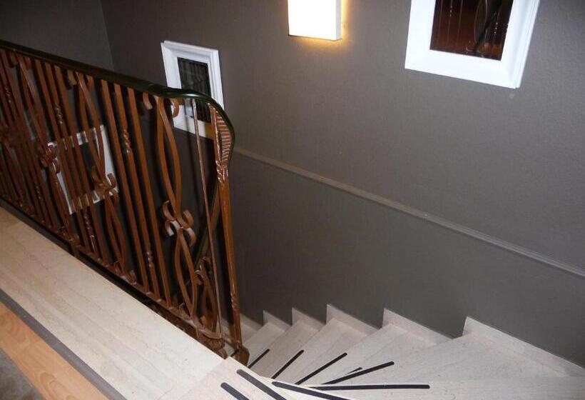 דירת שלושה חדרים, Restaurant Felderbock