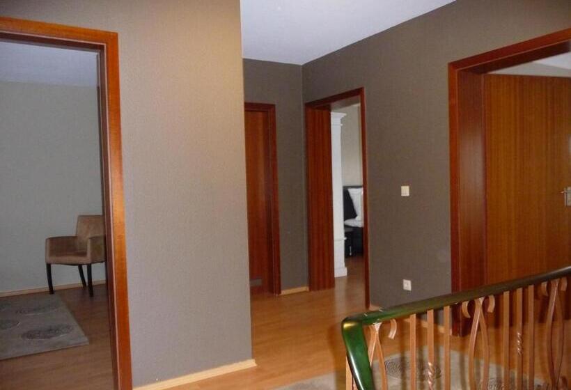 דירת שלושה חדרים, Restaurant Felderbock