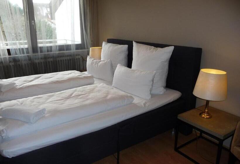 דירת שלושה חדרים, Restaurant Felderbock