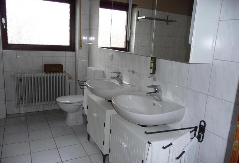 דירת שלושה חדרים, Restaurant Felderbock