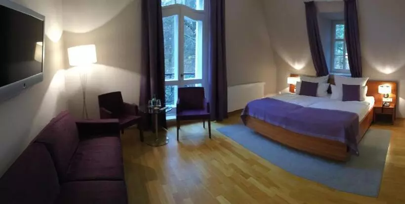 اتاق لوکس, Schloss Rabenstein