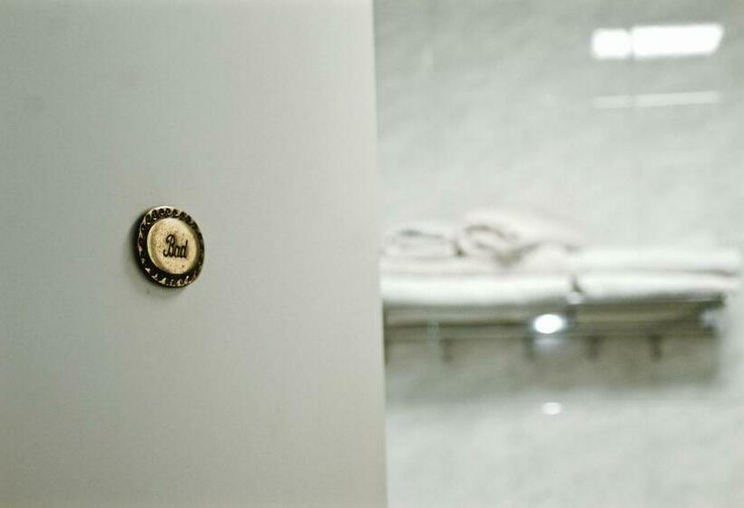 Номер Стандарт, Simonis