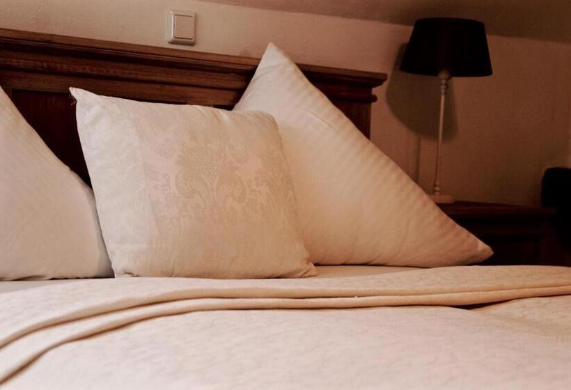 Семейный Номер, Simonis