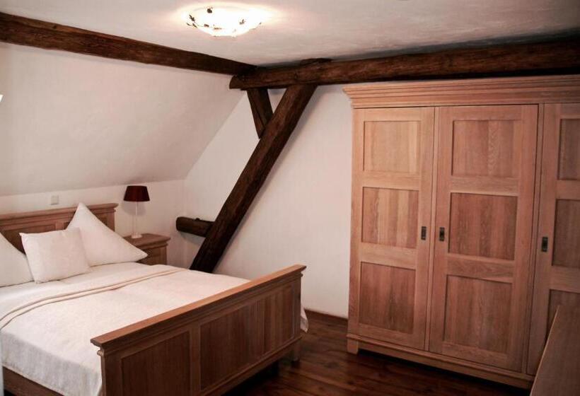 Семейный Номер, Simonis