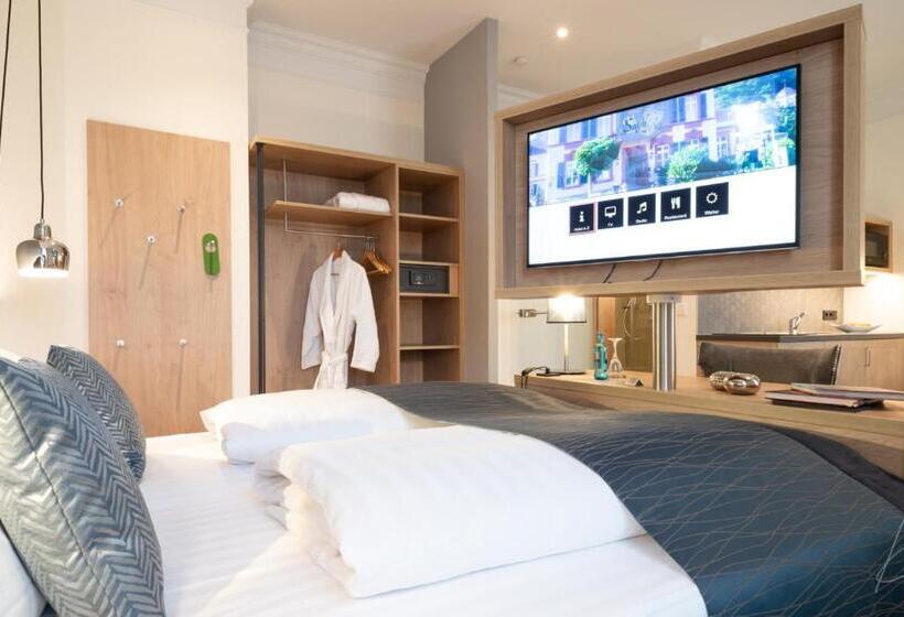 جناح جونيور, Romantik Hotel Villa Sayn