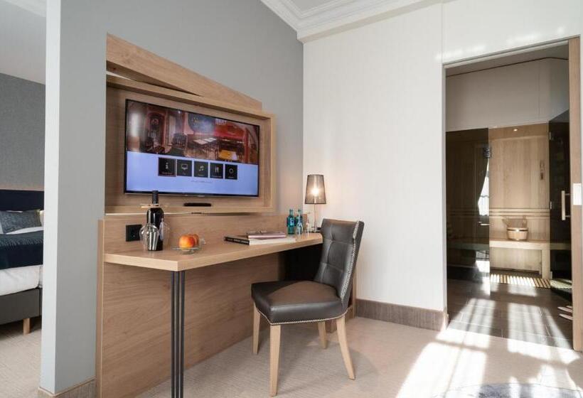 جناح, Romantik Hotel Villa Sayn