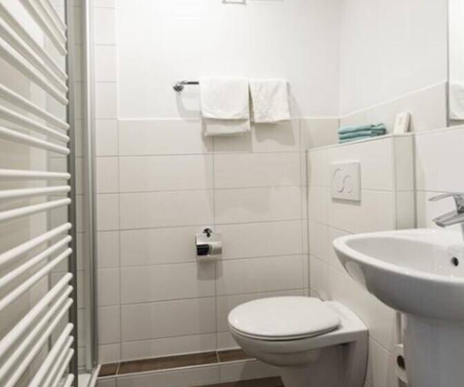 スタンダードシングルルーム, Westerfeld