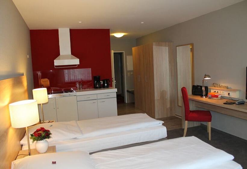 شقة غرفة واحدة, Westerfeld