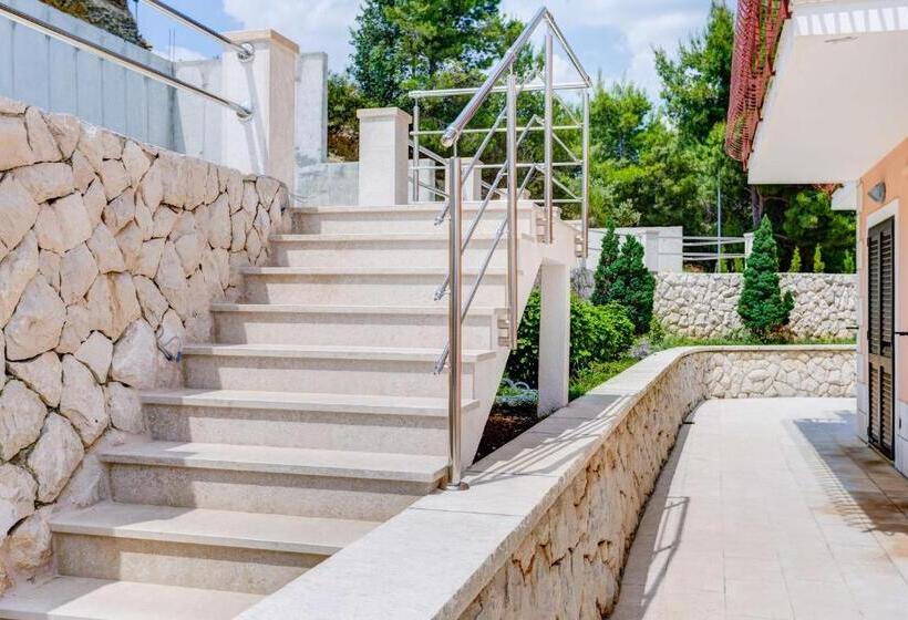 Quarto Familiar Vista Mar, Bed & Breakfast Senator