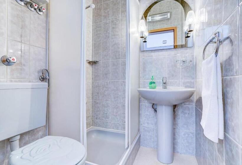 Quarto Estandar Individual, Bed & Breakfast Senator