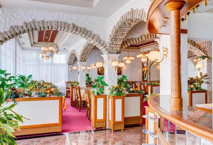 Quarto Estandar Vista Piscina, Bed & Breakfast Senator