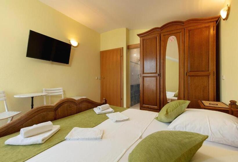 Quarto Estandar com Sacada, Bed & Breakfast Senator