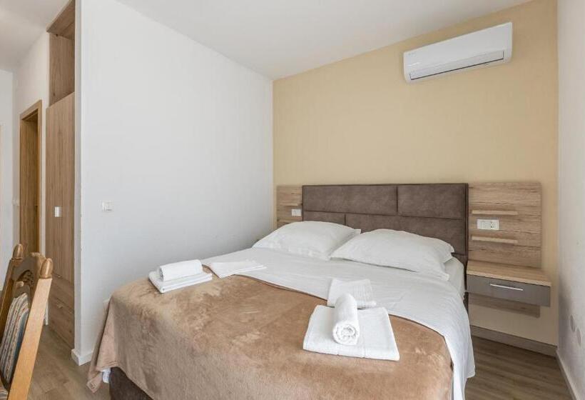 Quarto Deluxe, Bed & Breakfast Senator