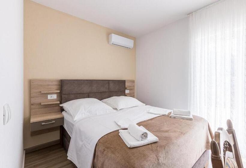 Quarto Deluxe, Bed & Breakfast Senator