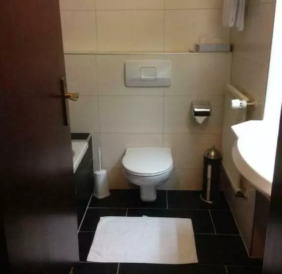 Comfort Yhden Hengen Huone, City