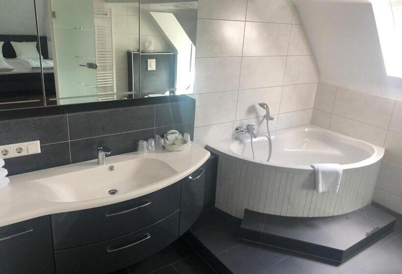 标准间带阳台, City