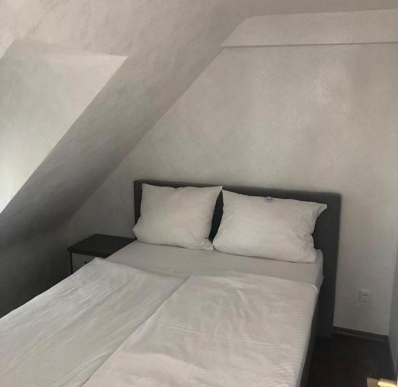 标准间带阳台, City