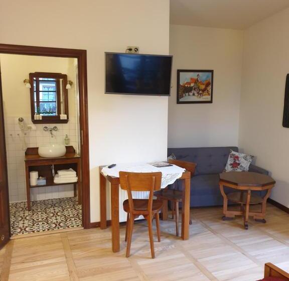 آپارتمان 1 خوابه, Agharta