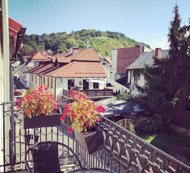 آپارتمان 1 خوابه, Agharta