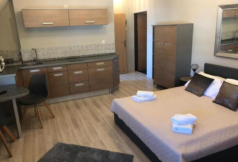 דירת חדר דלוקס, Bella