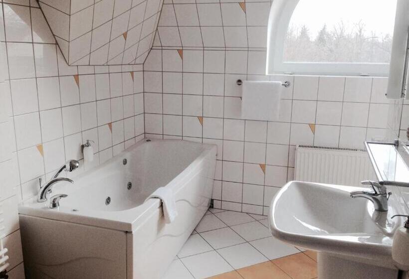 דירת חדר דלוקס, Bella