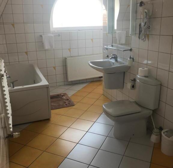 דירת חדר דלוקס, Bella