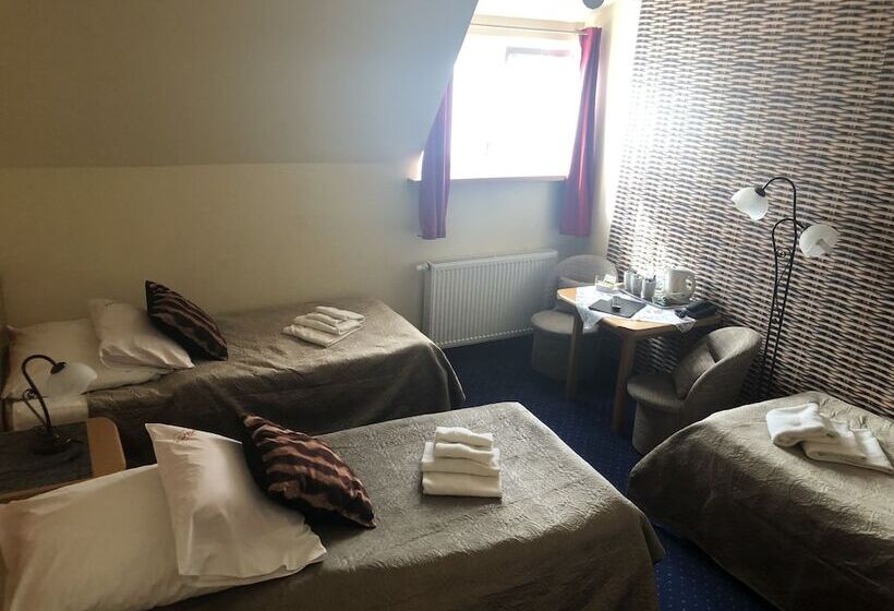 חדר סטנדרט לשלושה, Bella