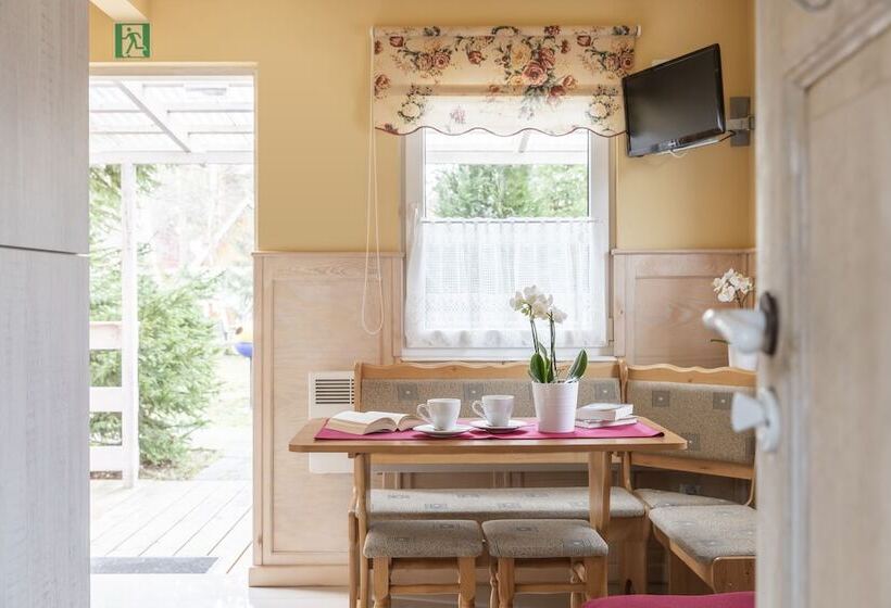 בקתת חדר, Bursztyn   Bernstein Spa & Wellness