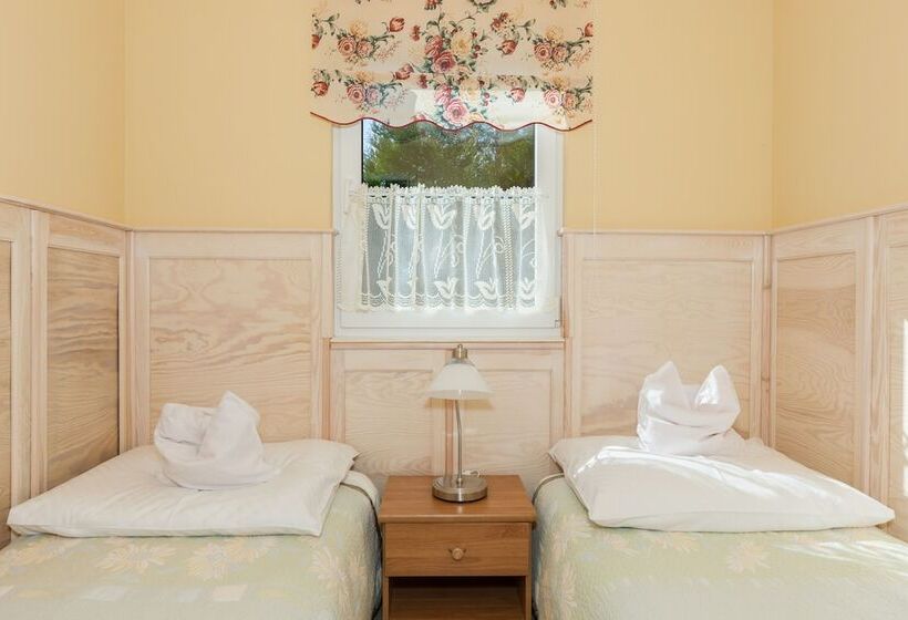 בקתת חדר, Bursztyn   Bernstein Spa & Wellness