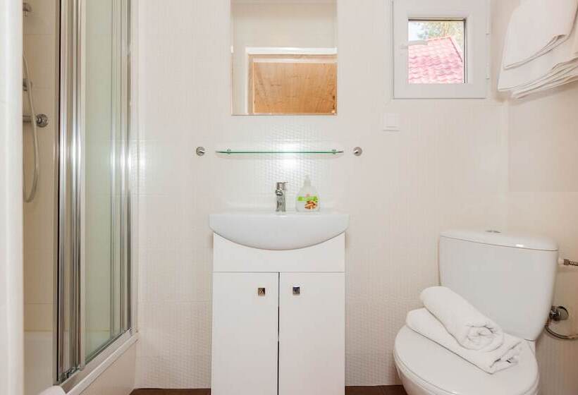 בקתת חדר, Bursztyn   Bernstein Spa & Wellness