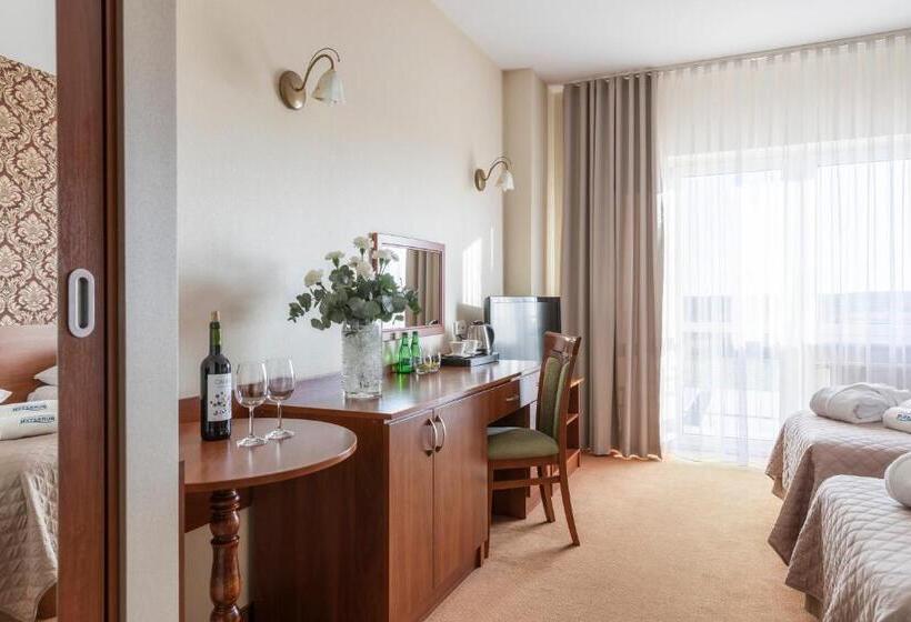 חדר דלוקס לשלושה, Bursztyn   Bernstein Spa & Wellness