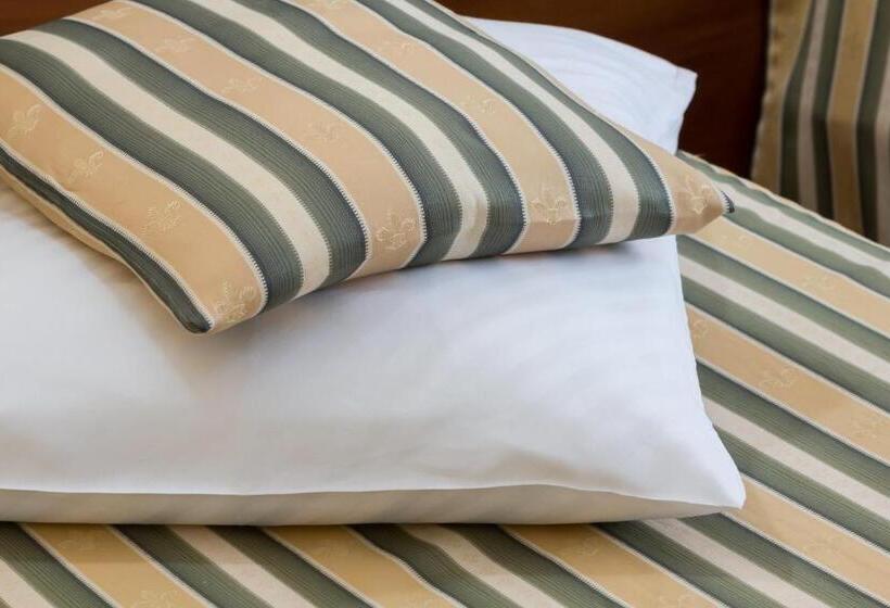 חדר דלוקס לשלושה, Bursztyn   Bernstein Spa & Wellness