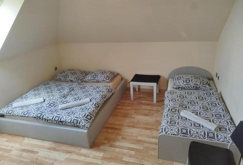 ガーデンビューファミリールーム, Ceramika Bolesławiec   Pensjonat