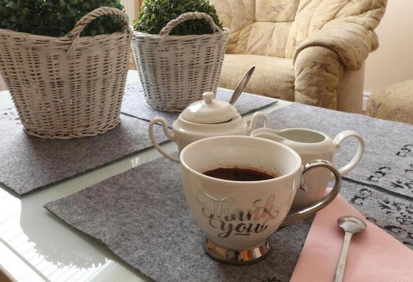 سوئیت با بالکن, Dom Atalia Wynajem Pokoi