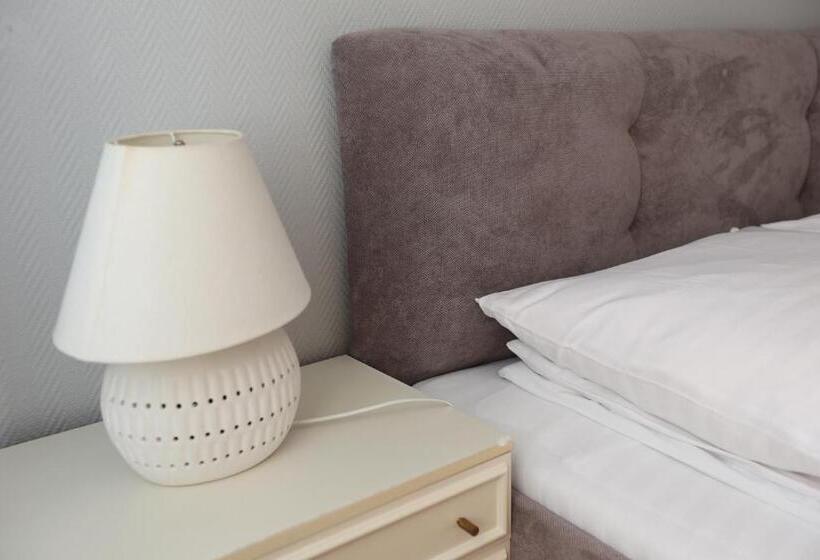 سوئیت با بالکن, Dom Atalia Wynajem Pokoi