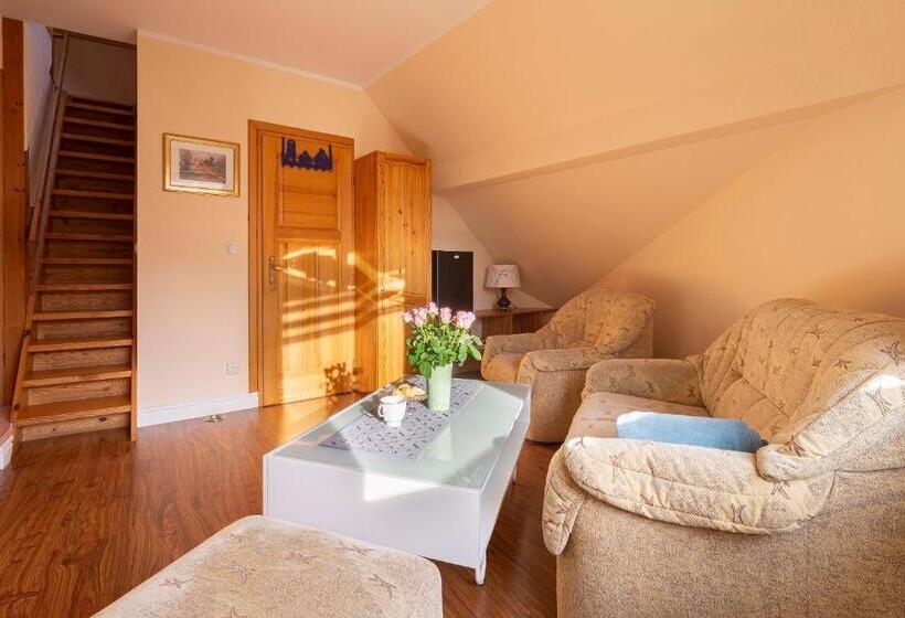 سوئیت با بالکن, Dom Atalia Wynajem Pokoi