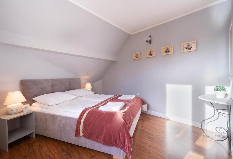 سوئیت با بالکن, Dom Atalia Wynajem Pokoi